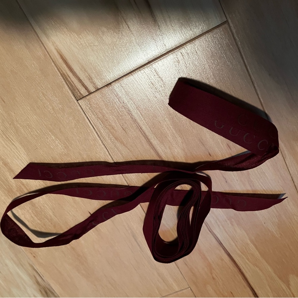 Gucci Red Ribbon Set (2) - Picture 2 of 3